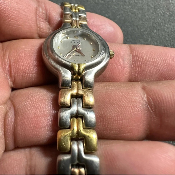 Anne Klein II Vintage Silver Gold Tone Ladies Quartz Watch Round Dial Working - Picture 2 of 10